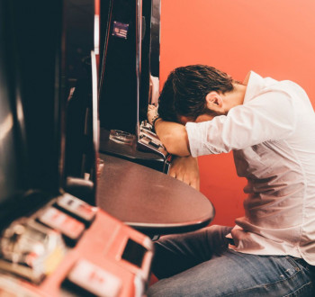 Игромания в Реже